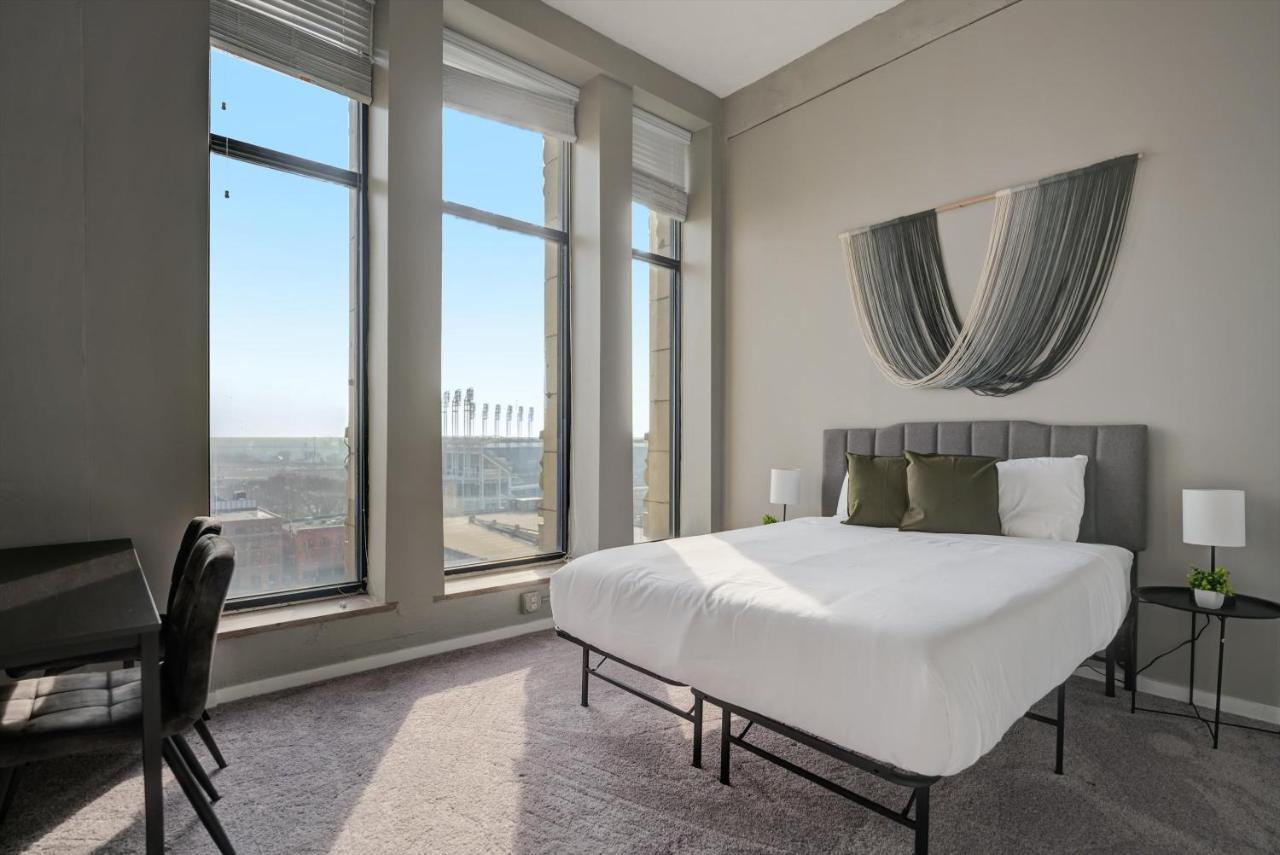 Frontdesk Huron Square Apts Downtown Cleveland Chambre photo